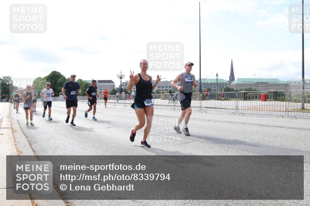 29.06.2025 - hella hamburg halbmarathon Lena Gebhardt http://msf.ph/oto/8339794 29.06.2025 10:13:25 Lombardsbrücke 1747, 13331, 17474, 1859, 7346, 1007, 1747, 1859, 2055, 2721, 2904, 2942, 2961, 3218, 3360, 3728, 3729, 4187, 4795, 4950, 5232, 5546, 6026, 6489, 6717, 6724, 7346, 7446, 7447, 7460, 7873, 7913, 8279, 8398, 8405, 8913, 9128, 9141, 9527, 9612, 10402, 12492, 12928, 12929, 13331, 13928, 14404, 15663, 15922, 16030, 16255, 16437, 16491, 17472, 17474, 17699, 17988, 18048, 18222, 18231, 18320, 18732 meine-sportfotos.de