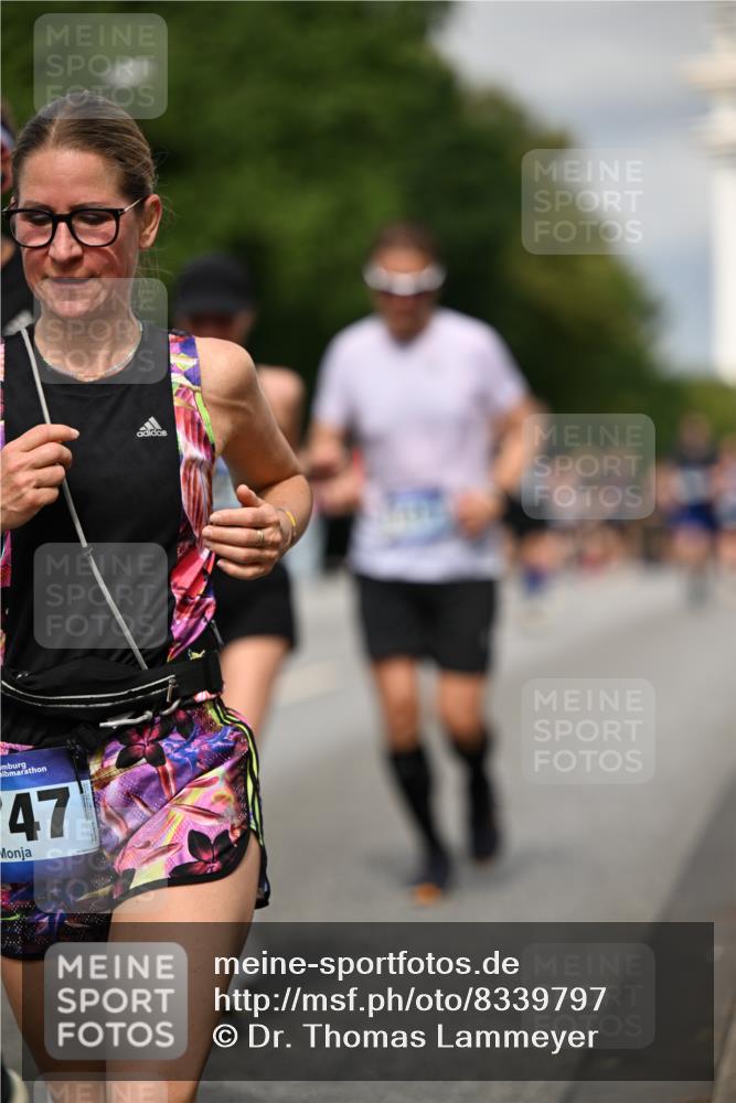 29.06.2025 - hella hamburg halbmarathon Dr. Thomas Lammeyer http://msf.ph/oto/8339797 29.06.2025 10:17:59 Kennedybrücke 1406, 1747, 2891, 3939, 4032, 4795, 4962, 5631, 5719, 6089, 7462, 7802, 7913, 8001, 8673, 9141, 9631, 9845, 9886, 10442, 10443, 11355 meine-sportfotos.de