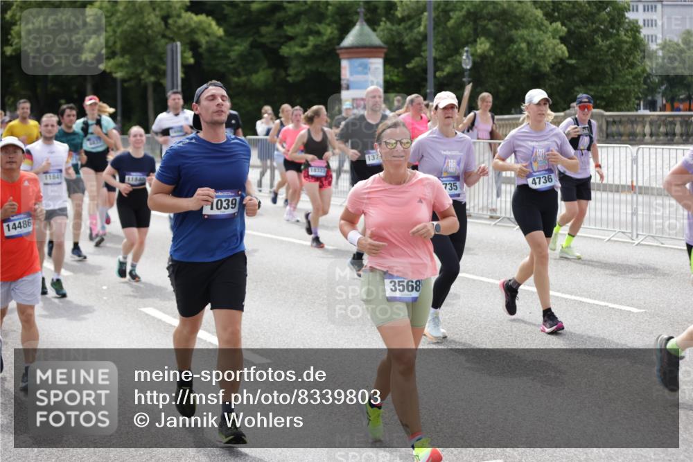 29.06.2025 - hella hamburg halbmarathon Jannik Wohlers http://msf.ph/oto/8339803 29.06.2025 10:41:40 Lombardsbrücke 1039, 1648, 1752, 2145, 2523, 2974, 3276, 3326, 3459, 3460, 3568, 4329, 4735, 4736, 4885, 5671, 6136, 6137, 6153, 6430, 6436, 6837, 6846, 6917, 7357, 8014, 8908, 9008, 9223, 9467, 10027, 10623, 10734, 11017, 11024, 11207, 11617, 11659, 11840, 11841, 12162, 12682, 12715, 12725, 12801, 12802, 13205, 13715, 14129, 14158, 14381, 14486, 14530, 15311, 16743, 17423, 17541, 18137, 18940 meine-sportfotos.de
