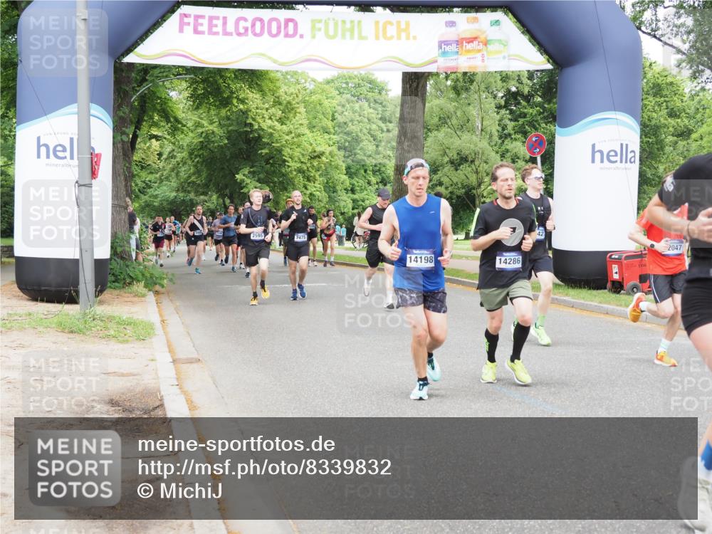 29.06.2025 - hella hamburg halbmarathon MichiJ http://msf.ph/oto/8339832 29.06.2025 10:39:48 Zwischen KM18-KM19 1657, 2814, 5008, 5020, 5093, 6198, 7383, 9145, 12519, 14198, 14286, 15427 meine-sportfotos.de