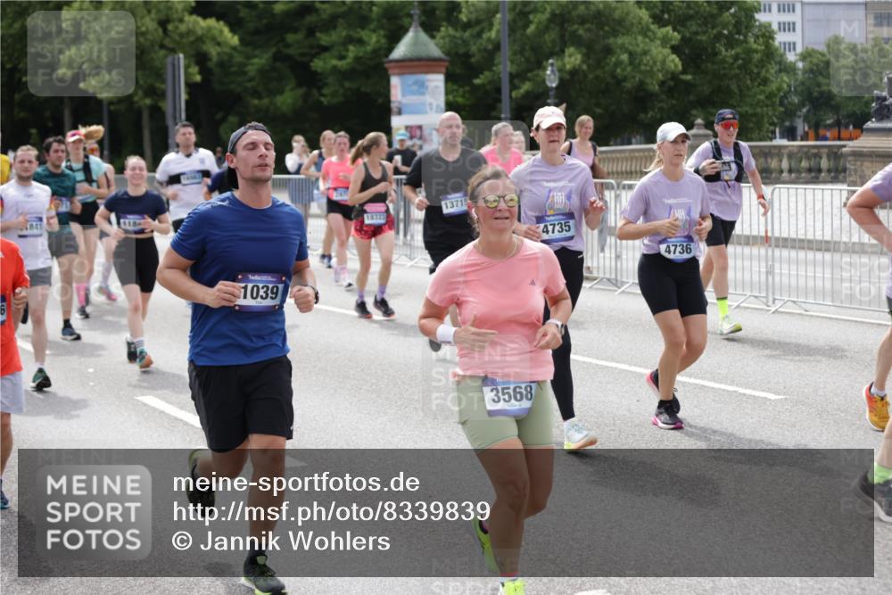 29.06.2025 - hella hamburg halbmarathon Jannik Wohlers http://msf.ph/oto/8339839 29.06.2025 10:41:40 Lombardsbrücke 1039, 1648, 1752, 2145, 2523, 2974, 3276, 3326, 3459, 3460, 3568, 4329, 4735, 4736, 4885, 5671, 6136, 6137, 6153, 6430, 6436, 6837, 6846, 6917, 7357, 8014, 8908, 9008, 9223, 9467, 10027, 10623, 10734, 11017, 11024, 11207, 11617, 11659, 11840, 11841, 12162, 12682, 12715, 12725, 12801, 12802, 13205, 13715, 14129, 14158, 14381, 14486, 14530, 15311, 16743, 17423, 17541, 18137, 18940 meine-sportfotos.de