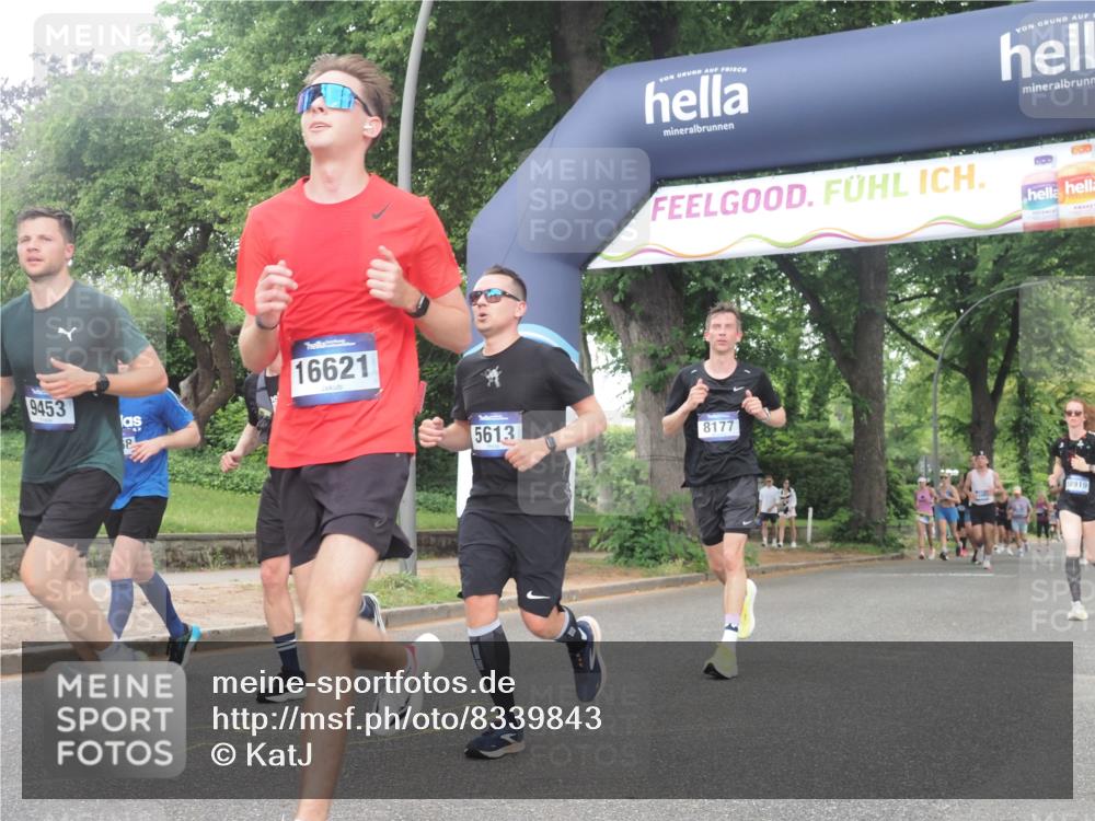 29.06.2025 - hella hamburg halbmarathon KatJ http://msf.ph/oto/8339843 29.06.2025 10:48:19 Zwischen KM18-KM19 2911, 5613, 5870, 7306, 8177 meine-sportfotos.de