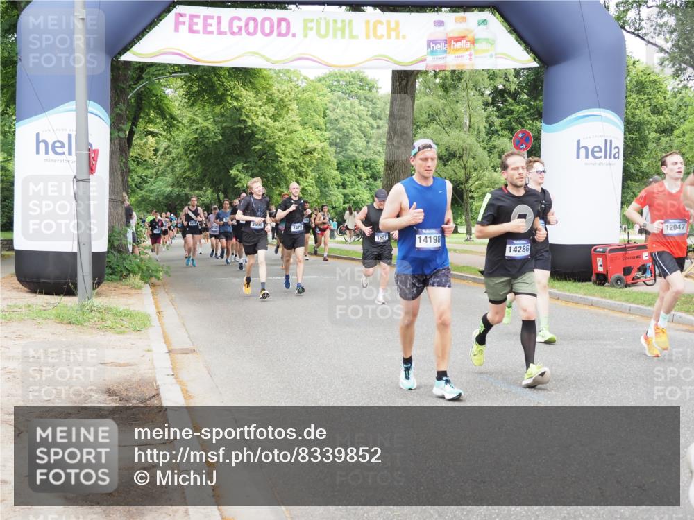29.06.2025 - hella hamburg halbmarathon MichiJ http://msf.ph/oto/8339852 29.06.2025 10:39:48 Zwischen KM18-KM19 1657, 2814, 5008, 5020, 5093, 6198, 7383, 9145, 12519, 14198, 14286, 15427 meine-sportfotos.de