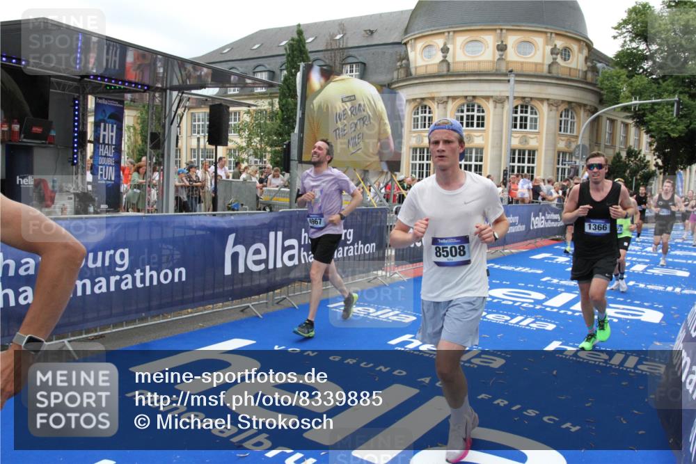 29.06.2025 - hella hamburg halbmarathon Michael Strokosch http://msf.ph/oto/8339885 29.06.2025 10:51:13 Ziel 1366, 4077, 4404, 4816, 4967, 5600, 6027, 8261, 8508, 10508, 10868, 11625, 11733, 13073, 15480, 17384, 17530, 17823 meine-sportfotos.de