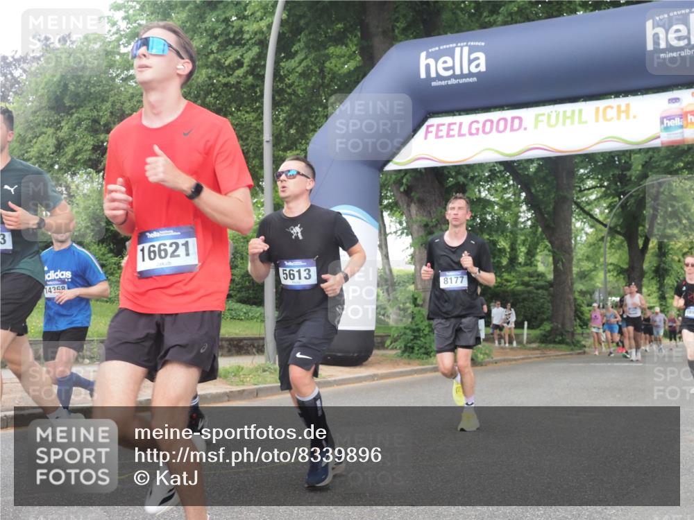 29.06.2025 - hella hamburg halbmarathon KatJ http://msf.ph/oto/8339896 29.06.2025 10:48:19 Zwischen KM18-KM19 2911, 5613, 5870, 7306, 8177 meine-sportfotos.de