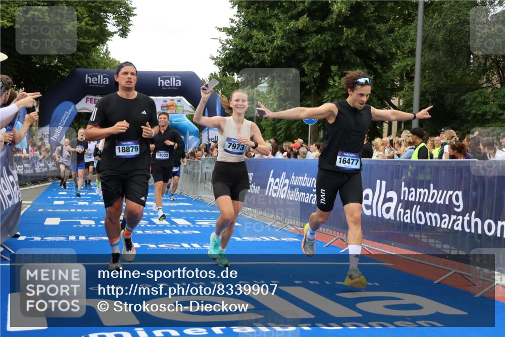 29.06.2025 - hella hamburg halbmarathon Strokosch-Dieckow http://msf.ph/oto/8339907 29.06.2025 10:53:55 Ziel 1151, 1706, 1815, 1870, 2432, 3096, 6260, 6356, 6374, 6481, 7395, 7918, 7973, 8394, 9032, 9922, 10891, 11789, 12413, 13032, 13869, 14026, 14175, 15502, 16477, 16538, 17348, 18308, 18418, 18487, 18759, 18831, 18879, 18915, 19177 meine-sportfotos.de