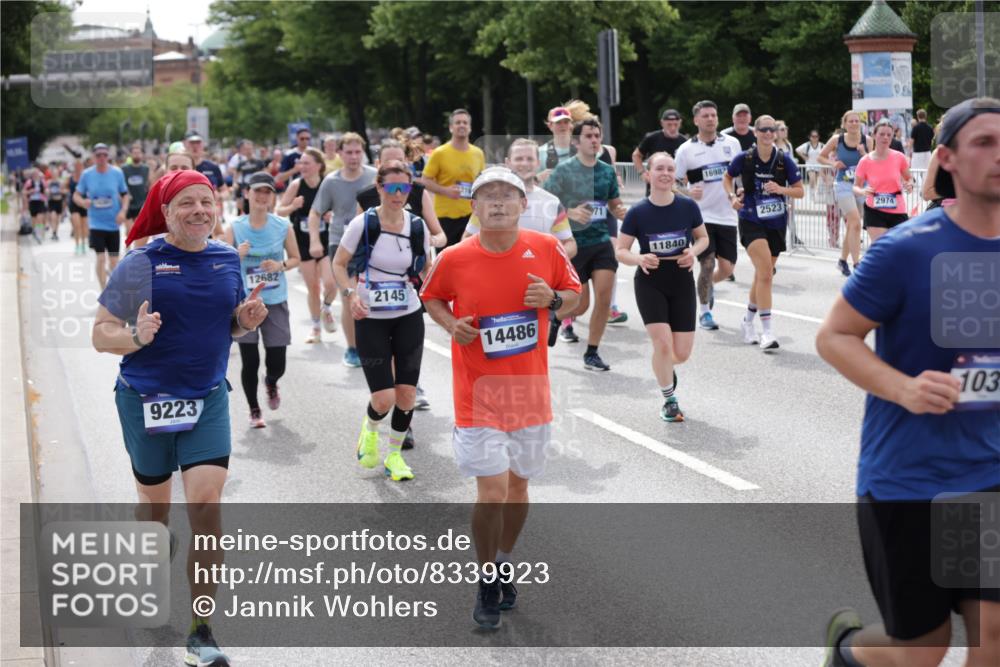 29.06.2025 - hella hamburg halbmarathon Jannik Wohlers http://msf.ph/oto/8339923 29.06.2025 10:41:41 Lombardsbrücke 1039, 1648, 1752, 2145, 2523, 2974, 3276, 3326, 3459, 3460, 3568, 4329, 4735, 4736, 4885, 5671, 6136, 6137, 6153, 6430, 6436, 6837, 6846, 6917, 7357, 8014, 8908, 9008, 9223, 10027, 10623, 10734, 11017, 11024, 11207, 11464, 11617, 11659, 11840, 11841, 12162, 12682, 12715, 12725, 12801, 12802, 13205, 13715, 14129, 14158, 14381, 14486, 14530, 15311, 16743, 17423, 17541, 18137, 18940 meine-sportfotos.de