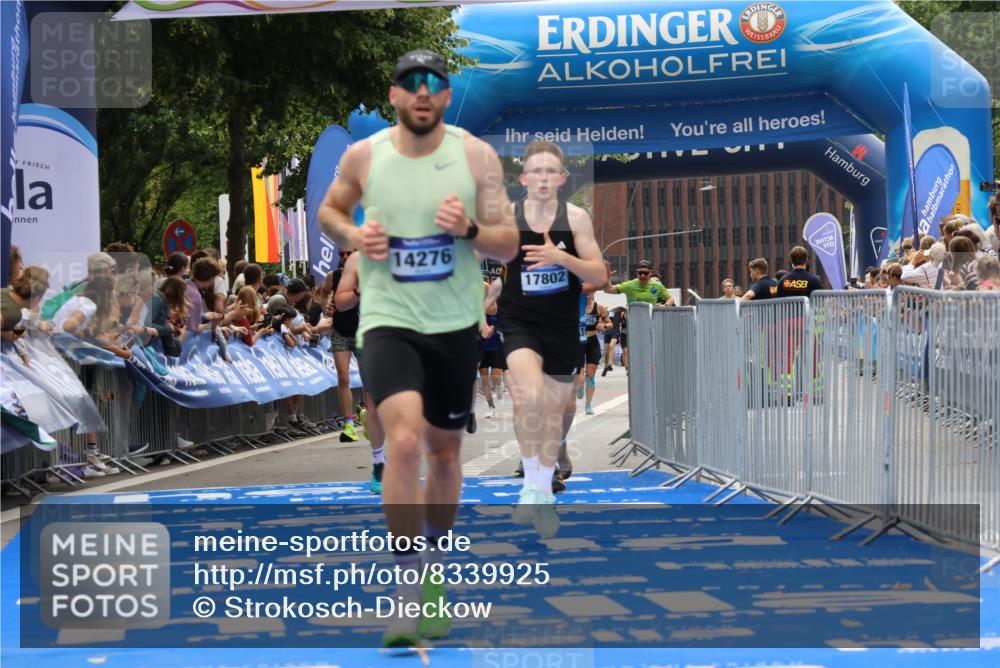 29.06.2025 - hella hamburg halbmarathon Strokosch-Dieckow http://msf.ph/oto/8339925 29.06.2025 10:33:03 Ziel 1910, 6473, 11169, 14276, 17802, 18679 meine-sportfotos.de