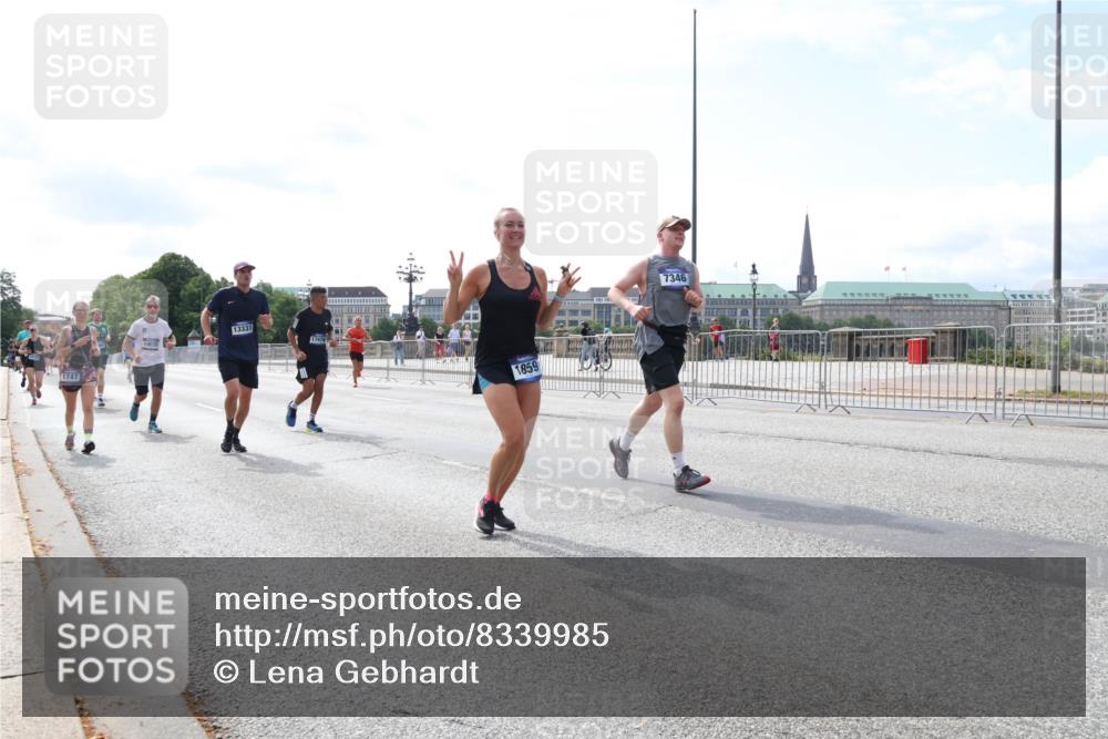 29.06.2025 - hella hamburg halbmarathon Lena Gebhardt http://msf.ph/oto/8339985 29.06.2025 10:13:25 Lombardsbrücke 1747, 13331, 1859, 7346, 1007, 1747, 1859, 2055, 2721, 2904, 2942, 2961, 3218, 3360, 3728, 3729, 4187, 4795, 4950, 5232, 5546, 6026, 6489, 6717, 6724, 7346, 7446, 7447, 7460, 7873, 7913, 8279, 8398, 8405, 8913, 9128, 9141, 9527, 9612, 10402, 12492, 12928, 12929, 13331, 13928, 14404, 15663, 15922, 16030, 16255, 16437, 16491, 17472, 17474, 17699, 17988, 18048, 18222, 18231, 18320, 18732 meine-sportfotos.de
