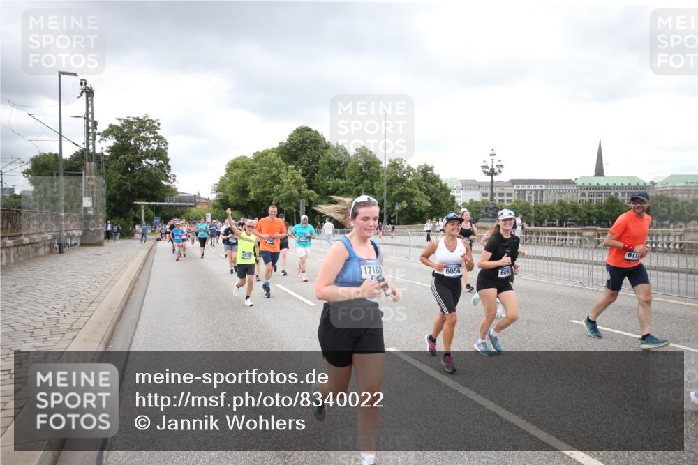 29.06.2025 - hella hamburg halbmarathon Jannik Wohlers http://msf.ph/oto/8340022 29.06.2025 10:55:31 Lombardsbrücke 2793, 3101, 3268, 4265, 4470, 4473, 4896, 5220, 5306, 5575, 5994, 6055, 6056, 6113, 6257, 6494, 6594, 7516, 7616, 7969, 8110, 8532, 8533, 8648, 9548, 9838, 9861, 9865, 9956, 10436, 10438, 10449, 10640, 11903, 11962, 11963, 12267, 13055, 13504, 13627, 14124, 14221, 14280, 14281, 14492, 15199, 15289, 15763, 15764, 16413, 16651, 16768, 16960, 17038, 17039, 17168, 18195, 18329, 18907 meine-sportfotos.de