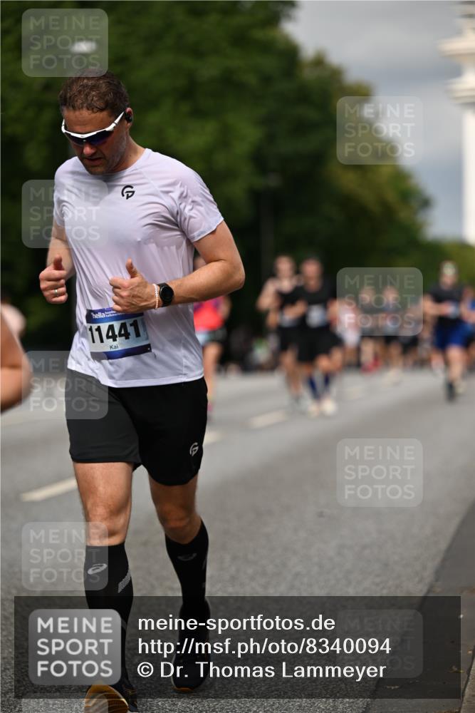 29.06.2025 - hella hamburg halbmarathon Dr. Thomas Lammeyer http://msf.ph/oto/8340094 29.06.2025 10:18:00 Kennedybrücke 1406, 1747, 2891, 3939, 4032, 4795, 4962, 5631, 5719, 6089, 7462, 7802, 8001, 8673, 9141, 9845, 9886, 10442, 10443, 11355 meine-sportfotos.de