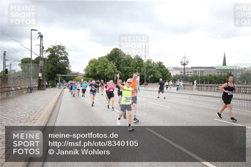 29.06.2025 - hella hamburg halbmarathon Jannik Wohlers http://msf.ph/oto/8340105 29.06.2025 10:55:33 Lombardsbrücke 1909, 2793, 3268, 4265, 4470, 4473, 4836, 4896, 5306, 5994, 6055, 6056, 6113, 6257, 6494, 6594, 7516, 7616, 7969, 8110, 8532, 8533, 9548, 9838, 9861, 9865, 10436, 10438, 10449, 10640, 11903, 11962, 11963, 12267, 13055, 13504, 13627, 14124, 14142, 14221, 14280, 14281, 14492, 15199, 15272, 15763, 15764, 16413, 16651, 16960, 17038, 17039, 17168, 18195, 18329 meine-sportfotos.de