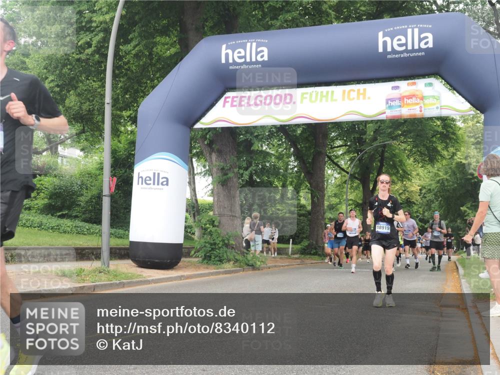 29.06.2025 - hella hamburg halbmarathon KatJ http://msf.ph/oto/8340112 29.06.2025 10:48:20 Zwischen KM18-KM19 2911, 5613, 5870, 7306, 8177 meine-sportfotos.de