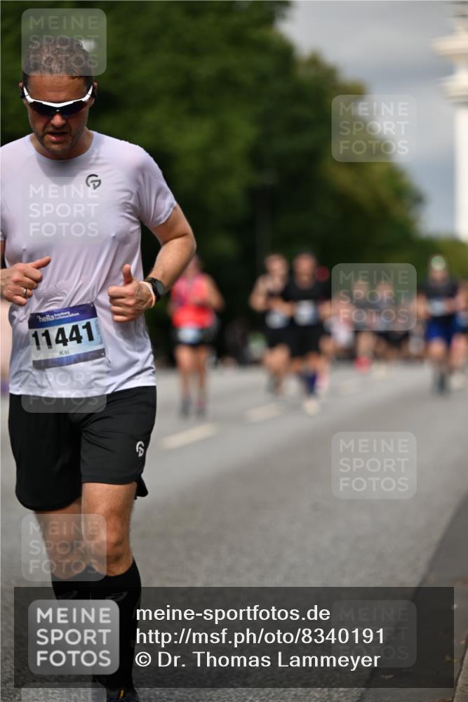29.06.2025 - hella hamburg halbmarathon Dr. Thomas Lammeyer http://msf.ph/oto/8340191 29.06.2025 10:18:00 Kennedybrücke 1406, 1747, 2891, 3939, 4032, 4795, 4962, 5631, 5719, 6089, 7462, 7802, 8001, 8673, 9141, 9845, 9886, 10442, 10443, 11355 meine-sportfotos.de