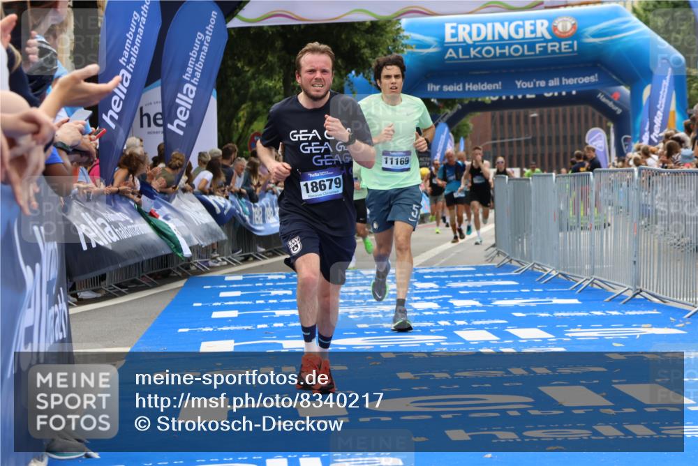 29.06.2025 - hella hamburg halbmarathon Strokosch-Dieckow http://msf.ph/oto/8340217 29.06.2025 10:32:58 Ziel 4463, 4749, 6358, 10453, 11169, 12290, 17802, 18679, 19059 meine-sportfotos.de