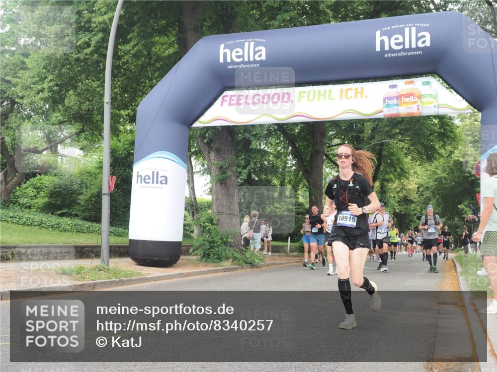 29.06.2025 - hella hamburg halbmarathon KatJ http://msf.ph/oto/8340257 29.06.2025 10:48:21 Zwischen KM18-KM19 2911, 5613, 5870, 7306, 8177 meine-sportfotos.de