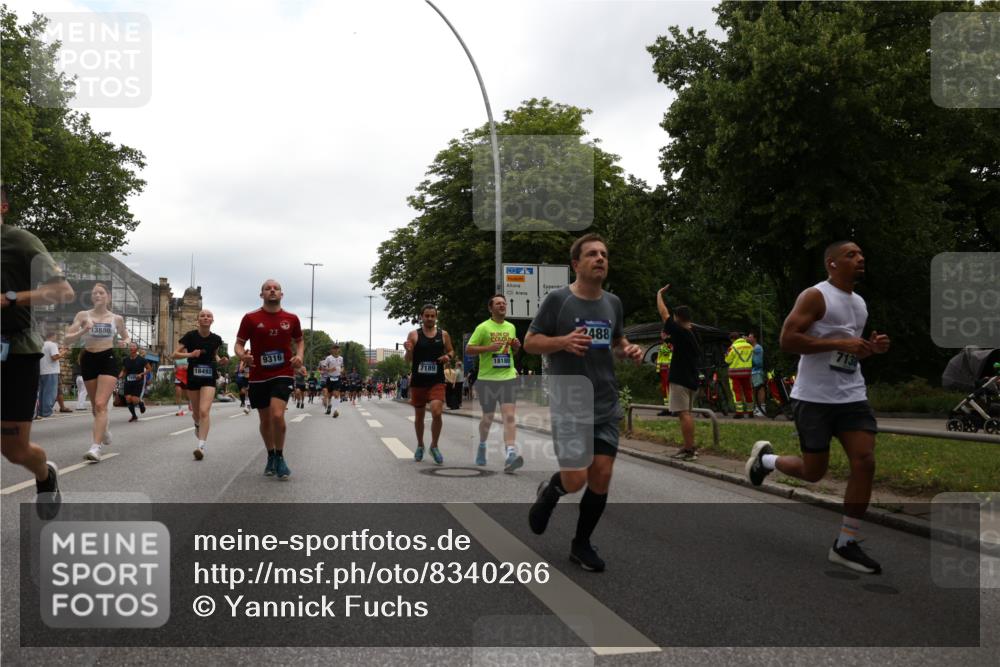 29.06.2025 - hella hamburg halbmarathon Yannick Fuchs http://msf.ph/oto/8340266 29.06.2025 10:52:08 20KM 1319, 1595, 1833, 2488, 2656, 2840, 2907, 3251, 3859, 4319, 4502, 4632, 4708, 4833, 5277, 5341, 5926, 6104, 6138, 6147, 6592, 6595, 7082, 7138, 7189, 7856, 8322, 8585, 9230, 9316, 9485, 10319, 10788, 11394, 11645, 12378, 12495, 12585, 12879, 13287, 13512, 13816, 13880, 14266, 14571, 15197, 15217, 15434, 15527, 16189, 16531, 17405, 17415, 17827, 18068, 18180, 18492, 18501, 18587, 18762, 18891 meine-sportfotos.de