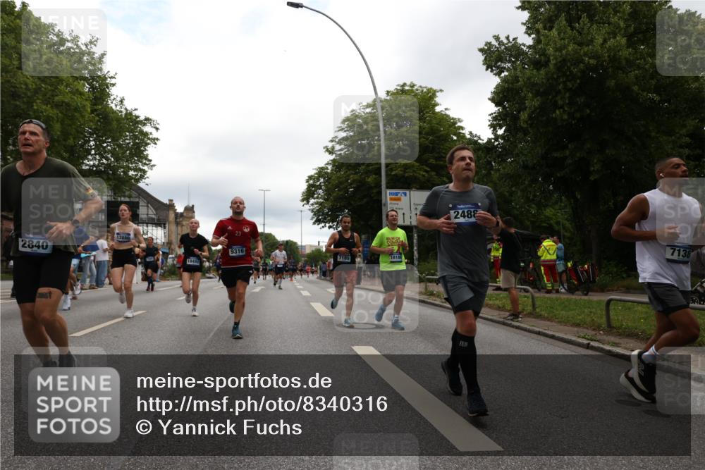 29.06.2025 - hella hamburg halbmarathon Yannick Fuchs http://msf.ph/oto/8340316 29.06.2025 10:52:08 20KM 1319, 1595, 1833, 2488, 2656, 2840, 2907, 3251, 3859, 4319, 4502, 4632, 4708, 4833, 5277, 5341, 5926, 6104, 6138, 6147, 6592, 6595, 7082, 7138, 7189, 7856, 8322, 8585, 9230, 9316, 9485, 10319, 10788, 11394, 11645, 12378, 12495, 12585, 12879, 13287, 13512, 13816, 13880, 14266, 14571, 15197, 15217, 15434, 15527, 16189, 16531, 17405, 17415, 17827, 18068, 18180, 18492, 18501, 18587, 18762, 18891 meine-sportfotos.de