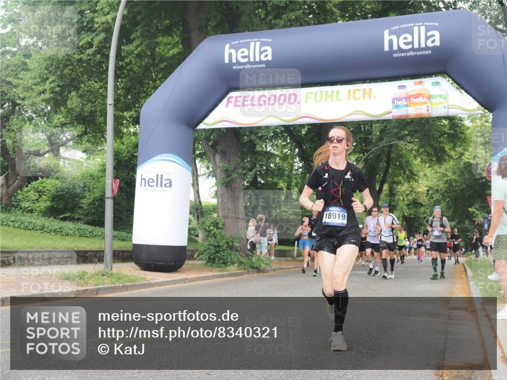 29.06.2025 - hella hamburg halbmarathon KatJ http://msf.ph/oto/8340321 29.06.2025 10:48:22 Zwischen KM18-KM19 1128, 2911, 5613, 5870, 7306, 8177 meine-sportfotos.de