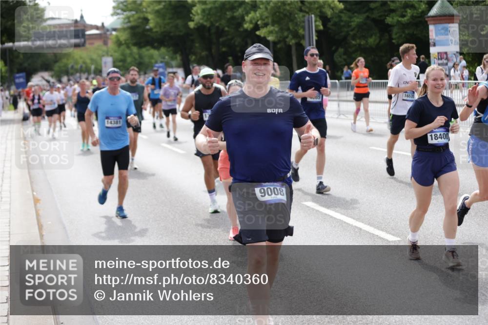 29.06.2025 - hella hamburg halbmarathon Jannik Wohlers http://msf.ph/oto/8340360 29.06.2025 10:41:46 Lombardsbrücke 1039, 1624, 1752, 2145, 2523, 2974, 3276, 3326, 3568, 4329, 4353, 4735, 4736, 4885, 5419, 5671, 6136, 6153, 6837, 6917, 7357, 8014, 8459, 8712, 8908, 9008, 9223, 9370, 10027, 10734, 10842, 11024, 11074, 11075, 11207, 11464, 11468, 11840, 11841, 12162, 12403, 12682, 12725, 12854, 12903, 12904, 13205, 13456, 13715, 13952, 13953, 14108, 14129, 14158, 14328, 14381, 14486, 14530, 14585, 15155, 15311, 16743, 17423, 18137 meine-sportfotos.de