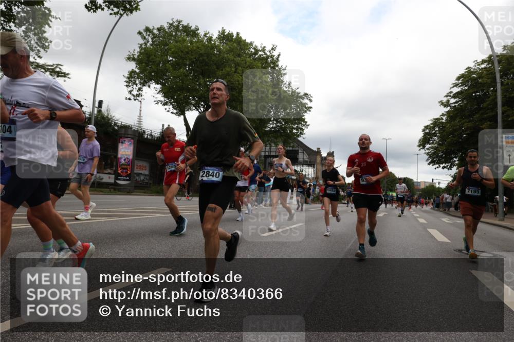 29.06.2025 - hella hamburg halbmarathon Yannick Fuchs http://msf.ph/oto/8340366 29.06.2025 10:52:09 20KM 1319, 1595, 1833, 2488, 2656, 2840, 2907, 3251, 3859, 4319, 4502, 4632, 4708, 4833, 5277, 5341, 5926, 6104, 6138, 6147, 6592, 6595, 7082, 7138, 7189, 7856, 8322, 8585, 9230, 9316, 9485, 10020, 10319, 10788, 11394, 11645, 11846, 12378, 12495, 12585, 12879, 13287, 13512, 13694, 13816, 13880, 14266, 14571, 15197, 15434, 15527, 16189, 16531, 17405, 17415, 17827, 18068, 18180, 18492, 18501, 18587, 18891 meine-sportfotos.de