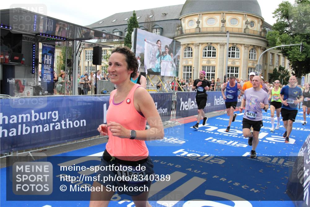 29.06.2025 - hella hamburg halbmarathon Michael Strokosch http://msf.ph/oto/8340389 29.06.2025 10:51:21 Ziel 1461, 1817, 2364, 2636, 2718, 4404, 4814, 5600, 6657, 6776, 8316, 8930, 8989, 9476, 10480, 10667, 11124, 11512, 11625, 12016, 13047, 14865, 14994, 18019, 18489 meine-sportfotos.de