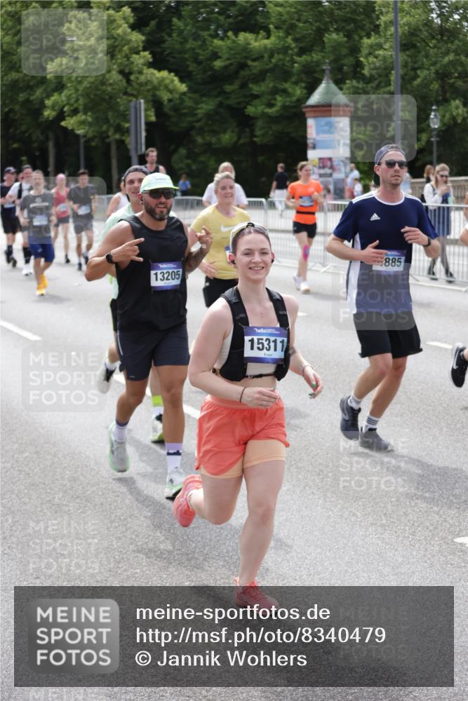 29.06.2025 - hella hamburg halbmarathon Jannik Wohlers http://msf.ph/oto/8340479 29.06.2025 10:41:47 Lombardsbrücke 1039, 1624, 1752, 2145, 2523, 2974, 3276, 3326, 3568, 4329, 4353, 4735, 4736, 4885, 5419, 5671, 6136, 6153, 6828, 6837, 6917, 7357, 8014, 8459, 8712, 9008, 9223, 9370, 10027, 10734, 10842, 11074, 11075, 11207, 11464, 11468, 11840, 11841, 12162, 12403, 12682, 12725, 12854, 12903, 12904, 13205, 13456, 13715, 13952, 13953, 14108, 14129, 14158, 14328, 14381, 14486, 14530, 14585, 15155, 15311, 16743, 17423, 18137 meine-sportfotos.de