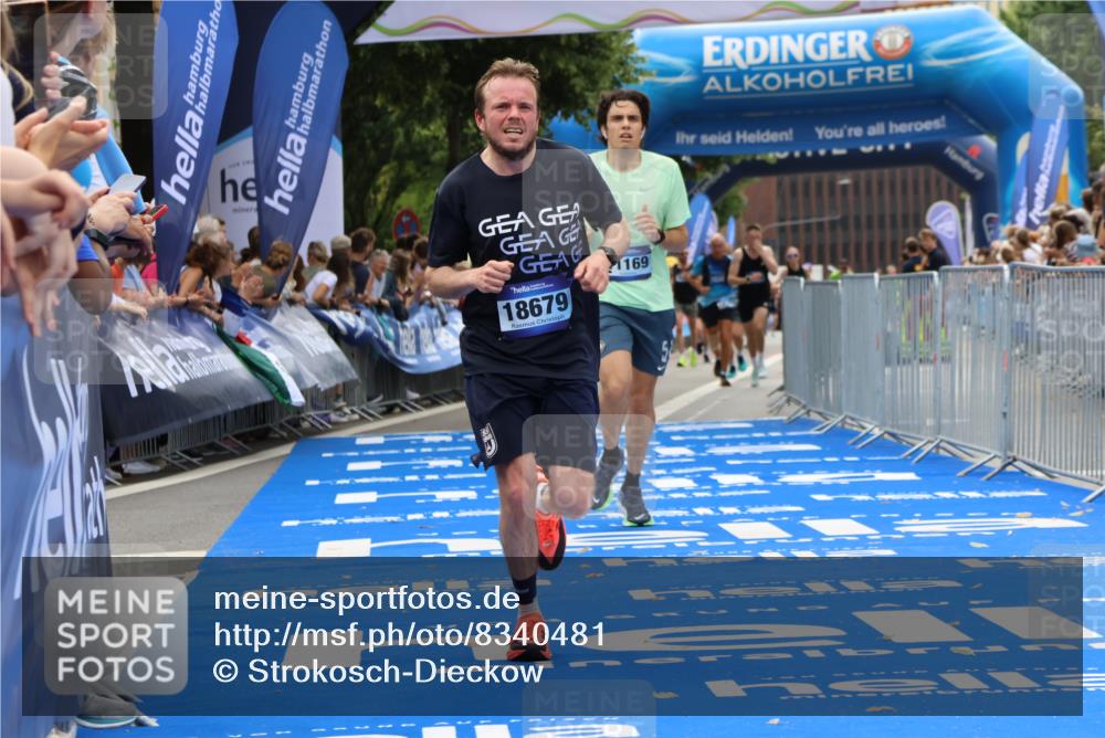 29.06.2025 - hella hamburg halbmarathon Strokosch-Dieckow http://msf.ph/oto/8340481 29.06.2025 10:32:58 Ziel 4463, 4749, 6358, 10453, 11169, 12290, 17802, 18679, 19059 meine-sportfotos.de