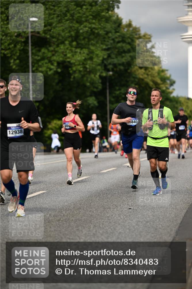 29.06.2025 - hella hamburg halbmarathon Dr. Thomas Lammeyer http://msf.ph/oto/8340483 29.06.2025 10:18:05 Kennedybrücke 1406, 1747, 2990, 3939, 4032, 4962, 5546, 5670, 5719, 6083, 6089, 7209, 7802, 7840, 7991, 8001, 8147, 8409, 8673, 9141, 9845, 9886, 10442, 10443, 11355 meine-sportfotos.de