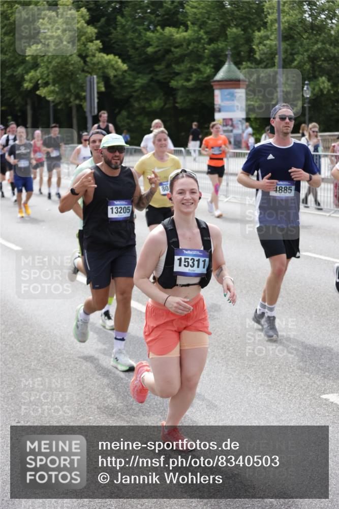 29.06.2025 - hella hamburg halbmarathon Jannik Wohlers http://msf.ph/oto/8340503 29.06.2025 10:41:47 Lombardsbrücke 1039, 1624, 1752, 2145, 2523, 2974, 3276, 3326, 3568, 4329, 4353, 4735, 4736, 4885, 5419, 5671, 6136, 6153, 6828, 6837, 6917, 7357, 8014, 8459, 8712, 9008, 9223, 9370, 10027, 10734, 10842, 11074, 11075, 11207, 11464, 11468, 11840, 11841, 12162, 12403, 12682, 12725, 12854, 12903, 12904, 13205, 13456, 13715, 13952, 13953, 14108, 14129, 14158, 14328, 14381, 14486, 14530, 14585, 15155, 15311, 16743, 17423, 18137 meine-sportfotos.de