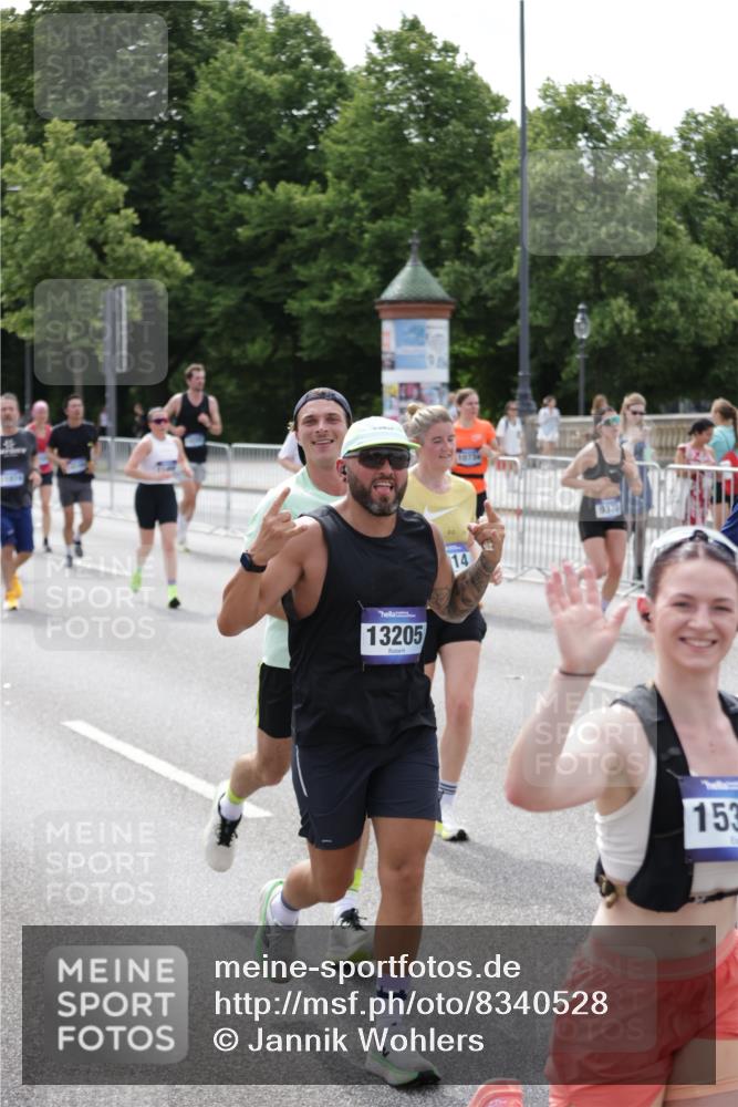 29.06.2025 - hella hamburg halbmarathon Jannik Wohlers http://msf.ph/oto/8340528 29.06.2025 10:41:48 Lombardsbrücke 1039, 1360, 1624, 1752, 2145, 2523, 2974, 3276, 3326, 3568, 4329, 4353, 4735, 4736, 4885, 4892, 5419, 5671, 6136, 6153, 6828, 6837, 6917, 7357, 8014, 8459, 8712, 9008, 9223, 9370, 10027, 10734, 10842, 11074, 11075, 11207, 11464, 11468, 11840, 11841, 12162, 12403, 12682, 12725, 12854, 12903, 12904, 13205, 13250, 13456, 13715, 13952, 13953, 14108, 14129, 14158, 14328, 14381, 14405, 14486, 14530, 14585, 15155, 15311, 16743, 17423, 18137 meine-sportfotos.de