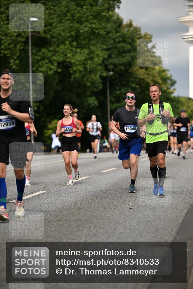 29.06.2025 - hella hamburg halbmarathon Dr. Thomas Lammeyer http://msf.ph/oto/8340533 29.06.2025 10:18:05 Kennedybrücke 1406, 1747, 2990, 3939, 4032, 4962, 5546, 5670, 5719, 6083, 6089, 7209, 7802, 7840, 7991, 8001, 8147, 8409, 8673, 9141, 9845, 9886, 10442, 10443, 11355 meine-sportfotos.de