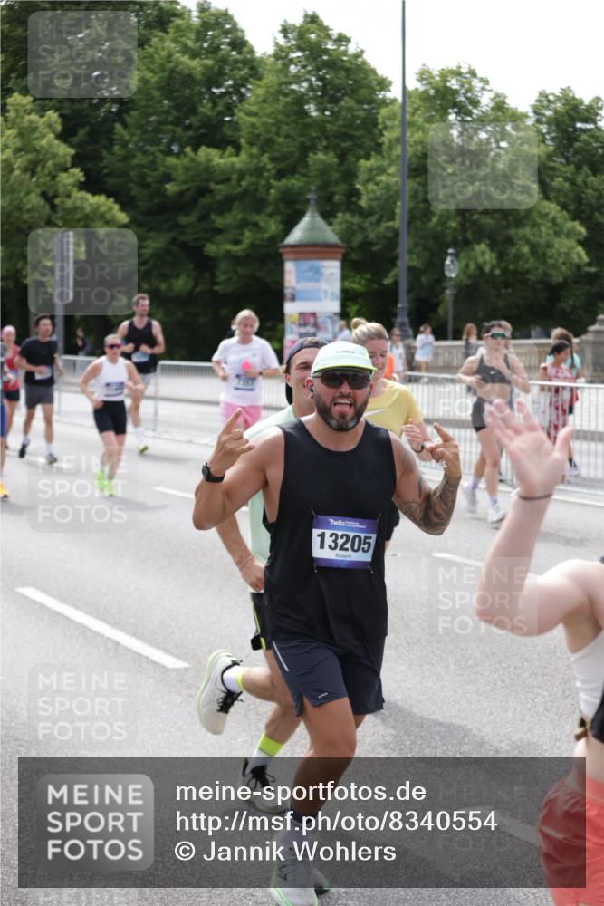 29.06.2025 - hella hamburg halbmarathon Jannik Wohlers http://msf.ph/oto/8340554 29.06.2025 10:41:48 Lombardsbrücke 1039, 1360, 1624, 1752, 2145, 2523, 2974, 3276, 3326, 3568, 4329, 4353, 4735, 4736, 4885, 4892, 5419, 5671, 6136, 6153, 6828, 6837, 6917, 7357, 8014, 8459, 8712, 9008, 9223, 9370, 10027, 10734, 10842, 11074, 11075, 11207, 11464, 11468, 11840, 11841, 12162, 12403, 12682, 12725, 12854, 12903, 12904, 13205, 13250, 13456, 13715, 13952, 13953, 14108, 14129, 14158, 14328, 14381, 14405, 14486, 14530, 14585, 15155, 15311, 16743, 17423, 18137 meine-sportfotos.de