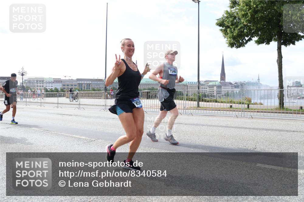 29.06.2025 - hella hamburg halbmarathon Lena Gebhardt http://msf.ph/oto/8340584 29.06.2025 10:13:26 Lombardsbrücke 17474, 859, 7346, 1007, 1747, 1859, 2055, 2721, 2904, 2961, 2987, 3218, 3360, 3728, 3729, 4187, 4795, 4950, 5232, 5546, 6026, 6489, 6717, 6724, 7346, 7446, 7447, 7460, 7873, 7913, 8279, 8398, 8405, 8913, 9128, 9141, 9527, 9612, 10977, 12313, 12492, 12797, 12928, 12929, 13331, 13928, 14404, 15663, 15922, 16030, 16255, 16437, 16491, 17472, 17474, 17699, 17988, 18048, 18222, 18231, 18320, 18732 meine-sportfotos.de