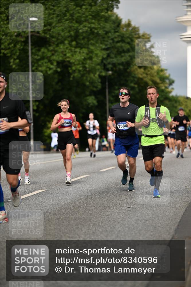 29.06.2025 - hella hamburg halbmarathon Dr. Thomas Lammeyer http://msf.ph/oto/8340596 29.06.2025 10:18:06 Kennedybrücke 1406, 1747, 2990, 3939, 4032, 4962, 5546, 5670, 5719, 6028, 6083, 6089, 7209, 7802, 7840, 7991, 8001, 8147, 8409, 9141, 9845, 9886, 11355 meine-sportfotos.de