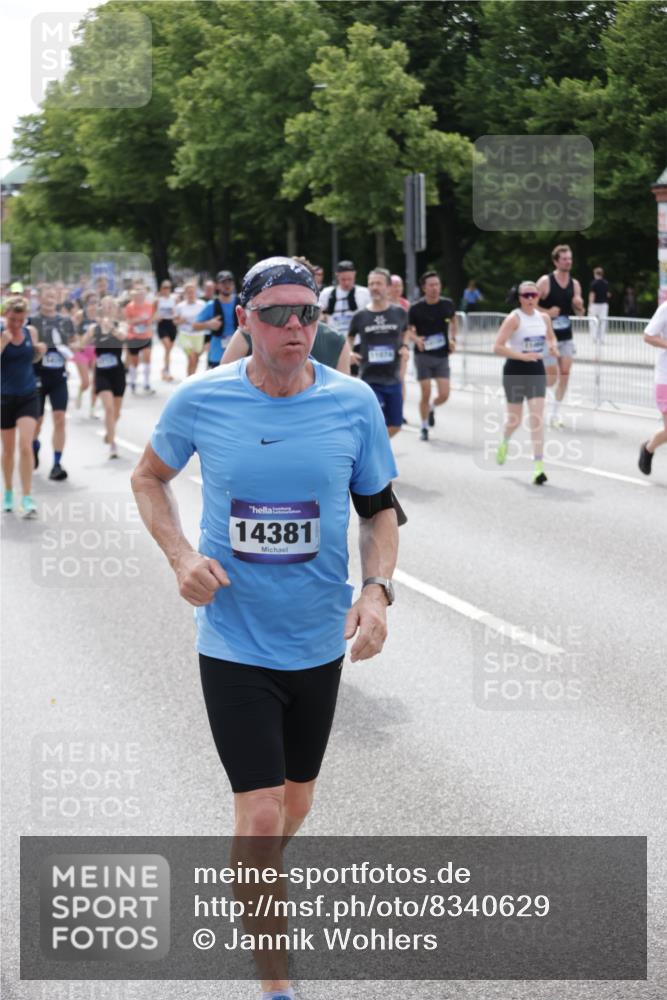 29.06.2025 - hella hamburg halbmarathon Jannik Wohlers http://msf.ph/oto/8340629 29.06.2025 10:41:49 Lombardsbrücke 1039, 1150, 1360, 1624, 1752, 2145, 2523, 2974, 3276, 3326, 3568, 4329, 4353, 4735, 4736, 4885, 4891, 4892, 5419, 5671, 6136, 6828, 6837, 6917, 7357, 7557, 8014, 8459, 8712, 9008, 9223, 9370, 10027, 10734, 10842, 11074, 11075, 11464, 11468, 11840, 11841, 12162, 12403, 12682, 12725, 12854, 12903, 12904, 13205, 13250, 13456, 13715, 13952, 13953, 14108, 14129, 14158, 14328, 14381, 14405, 14486, 14530, 14585, 15155, 15311, 16743, 17423 meine-sportfotos.de