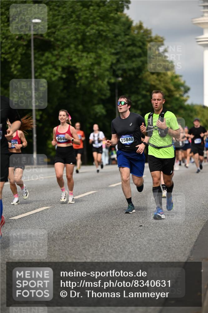 29.06.2025 - hella hamburg halbmarathon Dr. Thomas Lammeyer http://msf.ph/oto/8340631 29.06.2025 10:18:06 Kennedybrücke 1406, 1747, 2990, 3939, 4032, 4962, 5546, 5670, 5719, 6028, 6083, 6089, 7209, 7802, 7840, 7991, 8001, 8147, 8409, 9141, 9845, 9886, 11355 meine-sportfotos.de