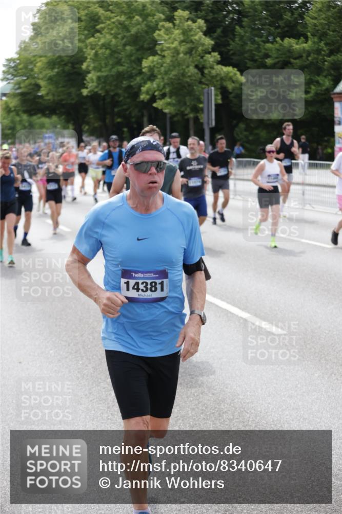 29.06.2025 - hella hamburg halbmarathon Jannik Wohlers http://msf.ph/oto/8340647 29.06.2025 10:41:49 Lombardsbrücke 1039, 1150, 1360, 1624, 1752, 2145, 2523, 2974, 3276, 3326, 3568, 4329, 4353, 4735, 4736, 4885, 4891, 4892, 5419, 5671, 6136, 6828, 6837, 6917, 7357, 7557, 8014, 8459, 8712, 9008, 9223, 9370, 10027, 10734, 10842, 11074, 11075, 11464, 11468, 11840, 11841, 12162, 12403, 12682, 12725, 12854, 12903, 12904, 13205, 13250, 13456, 13715, 13952, 13953, 14108, 14129, 14158, 14328, 14381, 14405, 14486, 14530, 14585, 15155, 15311, 16743, 17423 meine-sportfotos.de