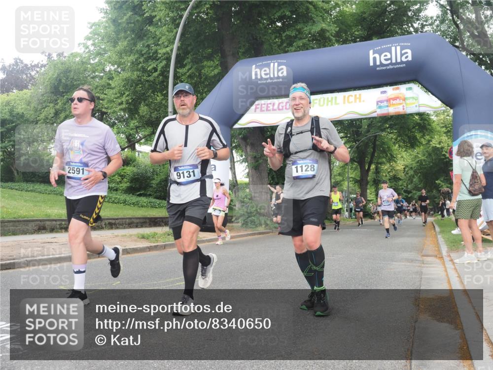 29.06.2025 - hella hamburg halbmarathon KatJ http://msf.ph/oto/8340650 29.06.2025 10:48:27 Zwischen KM18-KM19 1128, 2591, 6391 meine-sportfotos.de