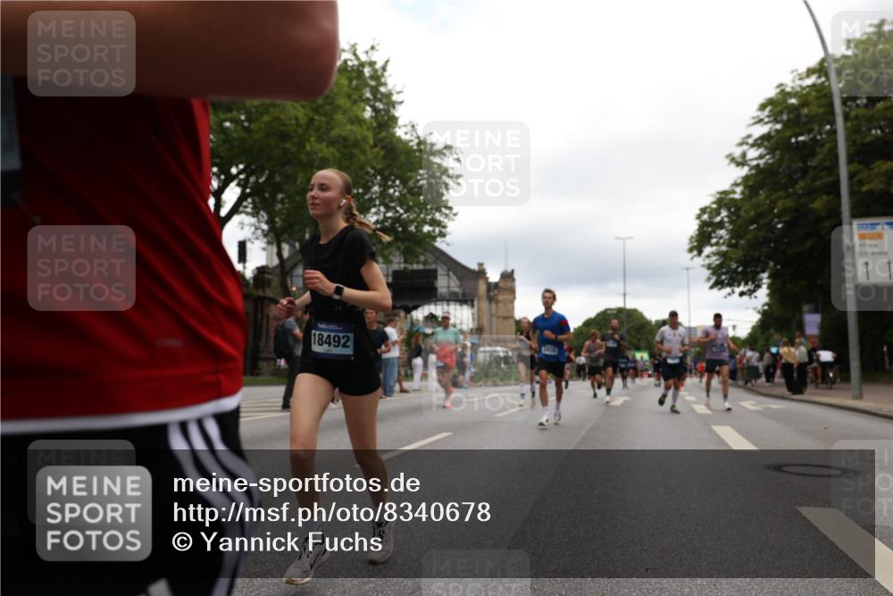 29.06.2025 - hella hamburg halbmarathon Yannick Fuchs http://msf.ph/oto/8340678 29.06.2025 10:52:10 20KM 1319, 1595, 1833, 2250, 2488, 2656, 2840, 2907, 3251, 3859, 4319, 4502, 4632, 4708, 5277, 5341, 5926, 6104, 6138, 6147, 6592, 6595, 7082, 7138, 7189, 7856, 8322, 8585, 9230, 9316, 9485, 10020, 10319, 10788, 11394, 11645, 11846, 12378, 12495, 12585, 12879, 13287, 13512, 13694, 13816, 13880, 14266, 14571, 15197, 15434, 15527, 16189, 16531, 17405, 17415, 17531, 17827, 18068, 18180, 18492, 18501, 18587, 18727, 18891 meine-sportfotos.de