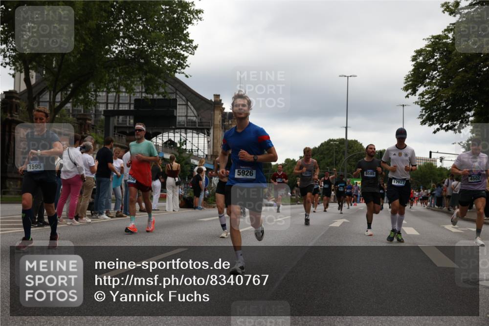 29.06.2025 - hella hamburg halbmarathon Yannick Fuchs http://msf.ph/oto/8340767 29.06.2025 10:52:11 20KM 1319, 1595, 1833, 2250, 2488, 2656, 2840, 2907, 3251, 3859, 4319, 4502, 4550, 4632, 4708, 4767, 5277, 5341, 5926, 6104, 6138, 6147, 6592, 6595, 7082, 7138, 7189, 7856, 8322, 8585, 9230, 9316, 10020, 10319, 10703, 10788, 11394, 11645, 11846, 12378, 12495, 12585, 12879, 13287, 13512, 13694, 13816, 13880, 14266, 14571, 15197, 15434, 15527, 16189, 16531, 17405, 17415, 17531, 17827, 18068, 18180, 18492, 18501, 18587, 18727, 18891 meine-sportfotos.de