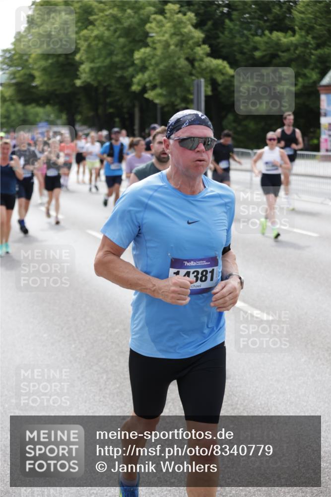 29.06.2025 - hella hamburg halbmarathon Jannik Wohlers http://msf.ph/oto/8340779 29.06.2025 10:41:49 Lombardsbrücke 1039, 1150, 1360, 1624, 1752, 2145, 2523, 2974, 3276, 3326, 3568, 4329, 4353, 4735, 4736, 4885, 4891, 4892, 5419, 5671, 6136, 6828, 6837, 6917, 7357, 7557, 8014, 8459, 8712, 9008, 9223, 9370, 10027, 10734, 10842, 11074, 11075, 11464, 11468, 11840, 11841, 12162, 12403, 12682, 12725, 12854, 12903, 12904, 13205, 13250, 13456, 13715, 13952, 13953, 14108, 14129, 14158, 14328, 14381, 14405, 14486, 14530, 14585, 15155, 15311, 16743, 17423 meine-sportfotos.de