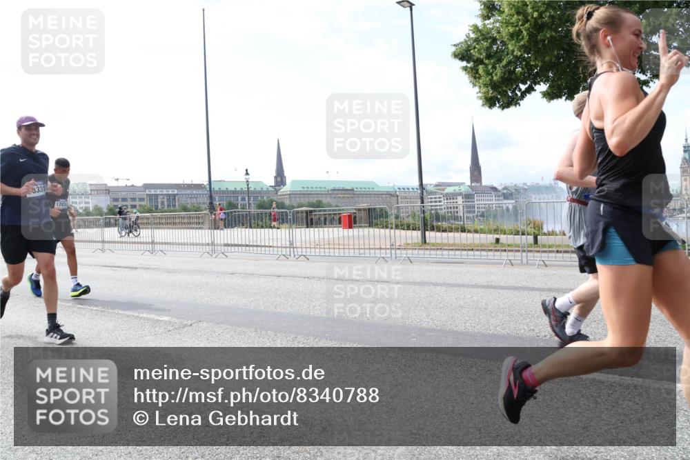 29.06.2025 - hella hamburg halbmarathon Lena Gebhardt http://msf.ph/oto/8340788 29.06.2025 10:13:26 Lombardsbrücke 3331, 17474, 1007, 1747, 1859, 2055, 2721, 2904, 2961, 2987, 3218, 3360, 3728, 3729, 4187, 4795, 4950, 5232, 5546, 6026, 6489, 6717, 6724, 7346, 7446, 7447, 7460, 7873, 7913, 8279, 8398, 8405, 8913, 9128, 9141, 9527, 9612, 10977, 12313, 12492, 12797, 12928, 12929, 13331, 13928, 14404, 15663, 15922, 16030, 16255, 16437, 16491, 17472, 17474, 17699, 17988, 18048, 18222, 18231, 18320, 18732 meine-sportfotos.de
