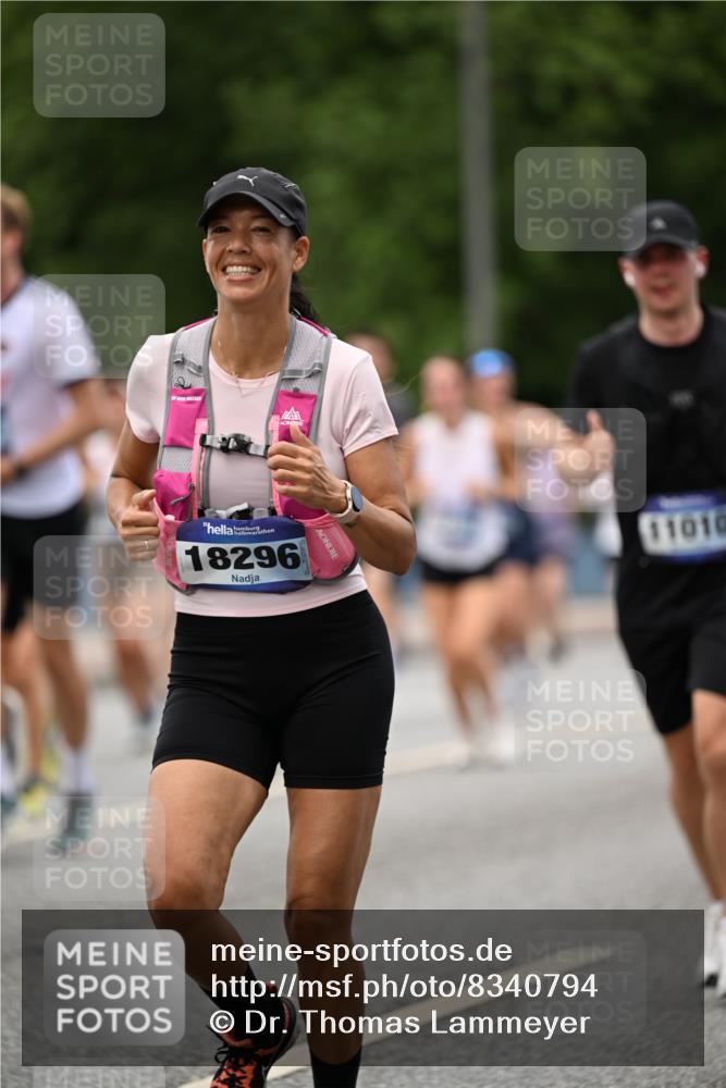 29.06.2025 - hella hamburg halbmarathon Dr. Thomas Lammeyer http://msf.ph/oto/8340794 29.06.2025 10:40:17 Kennedybrücke 1036, 1102, 1183, 1284, 1336, 1717, 2352, 2588, 2827, 3243, 3741, 3990, 4413, 4902, 4937, 5012, 5240, 5531, 6021, 6381, 6845, 6896, 7111, 7275, 7927, 8356, 8947, 10047, 10119, 10336, 10341, 10567, 11010, 11187, 11198 meine-sportfotos.de