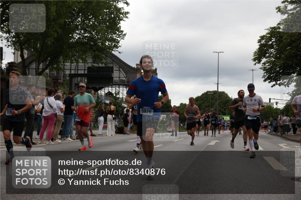 29.06.2025 - hella hamburg halbmarathon Yannick Fuchs http://msf.ph/oto/8340876 29.06.2025 10:52:11 20KM 1319, 1595, 1833, 2250, 2488, 2656, 2840, 2907, 3251, 3859, 4319, 4502, 4550, 4632, 4708, 4767, 5277, 5341, 5926, 6104, 6138, 6147, 6592, 6595, 7082, 7138, 7189, 7856, 8322, 8585, 9230, 9316, 10020, 10319, 10703, 10788, 11394, 11645, 11846, 12378, 12495, 12585, 12879, 13287, 13512, 13694, 13816, 13880, 14266, 14571, 15197, 15434, 15527, 16189, 16531, 17405, 17415, 17531, 17827, 18068, 18180, 18492, 18501, 18587, 18727, 18891 meine-sportfotos.de