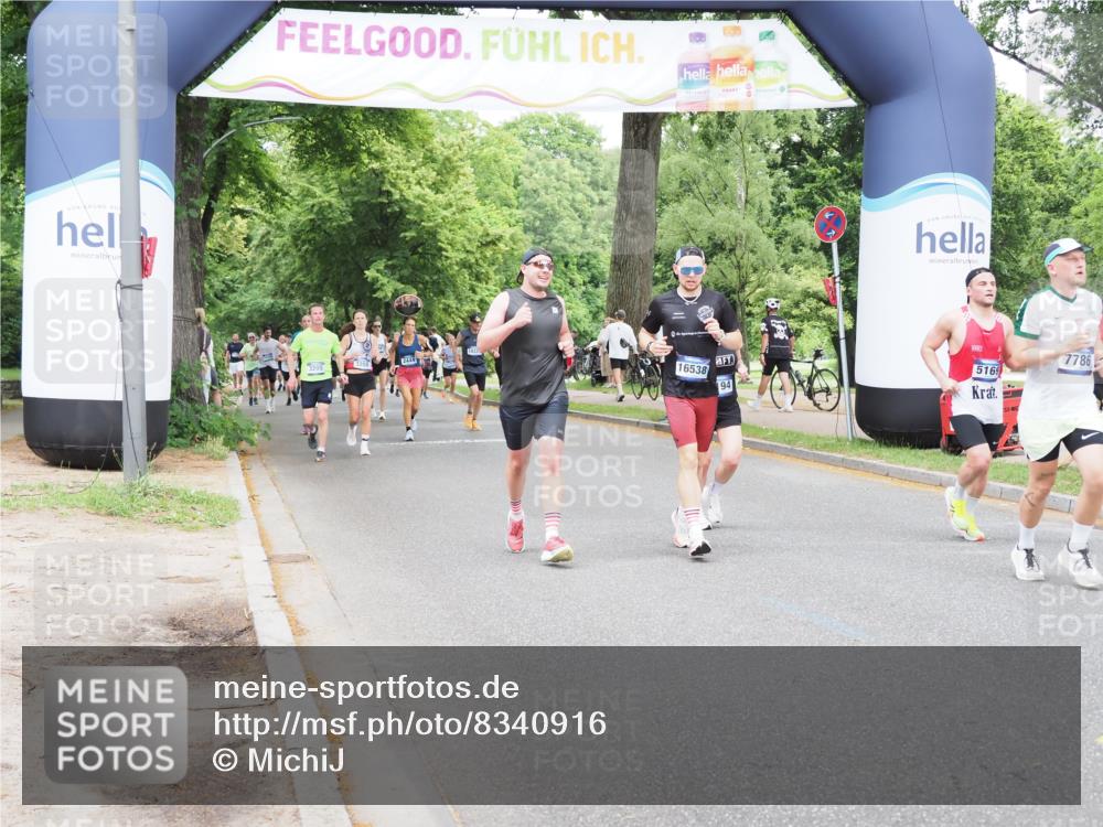29.06.2025 - hella hamburg halbmarathon MichiJ http://msf.ph/oto/8340916 29.06.2025 10:39:58 Zwischen KM18-KM19 1706, 2111, 2540, 2595, 4837, 5169, 5194, 6164, 6390, 7130, 7786, 8447, 8955, 9380, 13047, 13301, 15275, 15506, 16538 meine-sportfotos.de
