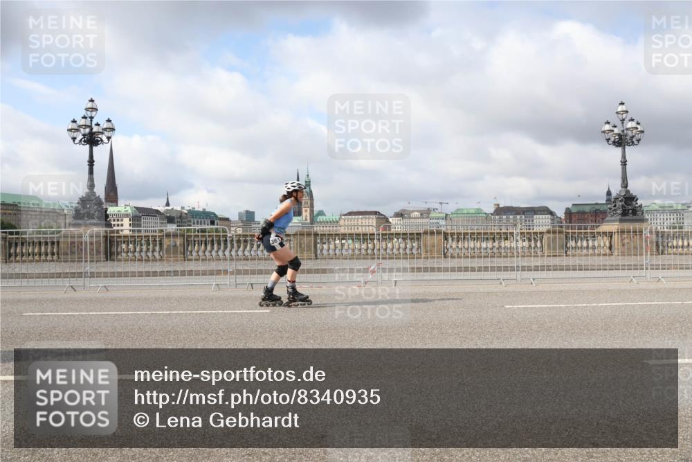 29.06.2025 - hella hamburg halbmarathon Lena Gebhardt http://msf.ph/oto/8340935 29.06.2025 09:09:06 Lombardsbrücke  meine-sportfotos.de