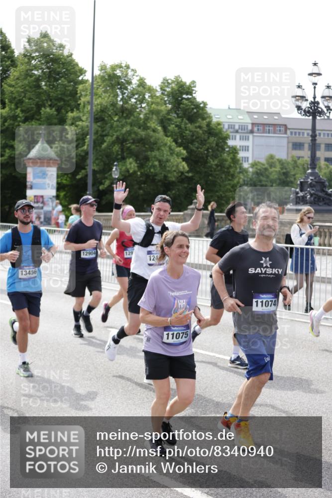 29.06.2025 - hella hamburg halbmarathon Jannik Wohlers http://msf.ph/oto/8340940 29.06.2025 10:41:53 Lombardsbrücke 1150, 1360, 1624, 1752, 1929, 1957, 2069, 2523, 2974, 3276, 3605, 4329, 4353, 4885, 4891, 4892, 5419, 5671, 5810, 6828, 6837, 6917, 7260, 7357, 7557, 7666, 8014, 8459, 8525, 8526, 8712, 9008, 9370, 10027, 10532, 10734, 10842, 10899, 11074, 11075, 11463, 11464, 11468, 11550, 11677, 11840, 11841, 12162, 12403, 12682, 12725, 12854, 12903, 12904, 13205, 13250, 13406, 13456, 13952, 13953, 14108, 14328, 14381, 14405, 14426, 14530, 14585, 15004, 15155, 15311, 15912, 16352 meine-sportfotos.de