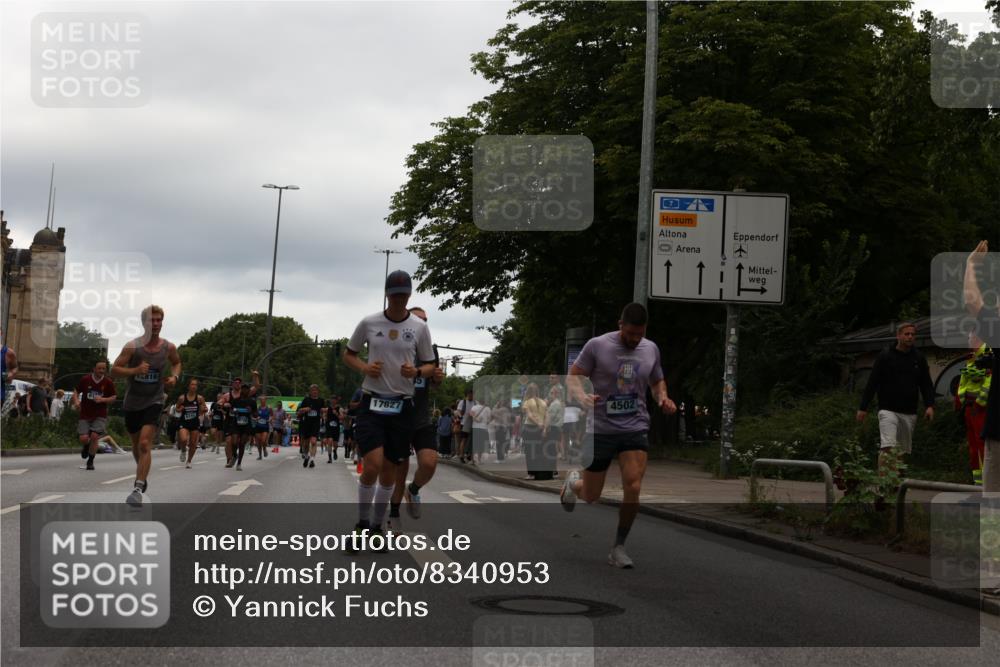 29.06.2025 - hella hamburg halbmarathon Yannick Fuchs http://msf.ph/oto/8340953 29.06.2025 10:52:12 20KM 1319, 1595, 1833, 2250, 2488, 2656, 2840, 2907, 3251, 3859, 4319, 4502, 4550, 4632, 4708, 4767, 5277, 5341, 5675, 5926, 6104, 6138, 6147, 6592, 6595, 7082, 7138, 7189, 7856, 8322, 8585, 9230, 9316, 10020, 10319, 10703, 10788, 11394, 11645, 11846, 12378, 12495, 12585, 12879, 13287, 13512, 13694, 13816, 13880, 14266, 14571, 15197, 15434, 15527, 16189, 16531, 17405, 17415, 17531, 17827, 18068, 18180, 18492, 18501, 18587, 18727 meine-sportfotos.de