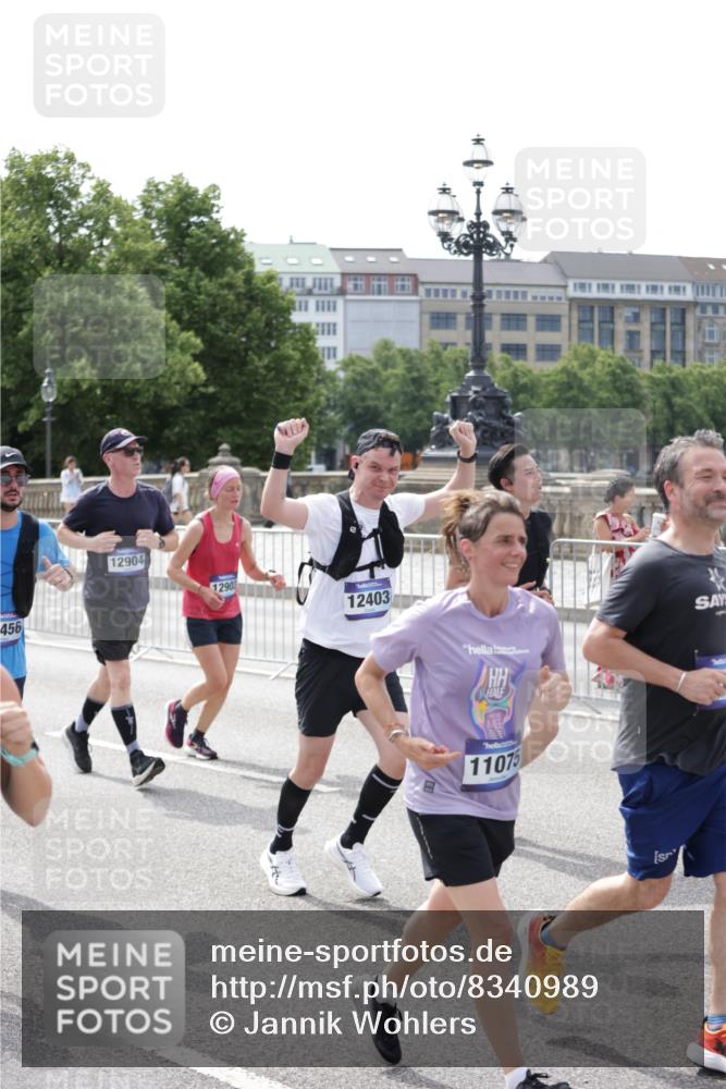 29.06.2025 - hella hamburg halbmarathon Jannik Wohlers http://msf.ph/oto/8340989 29.06.2025 10:41:53 Lombardsbrücke 1150, 1360, 1624, 1752, 1929, 1957, 2069, 2523, 2974, 3276, 3605, 4329, 4353, 4885, 4891, 4892, 5419, 5671, 5810, 6828, 6837, 6917, 7260, 7357, 7557, 7666, 8014, 8459, 8525, 8526, 8712, 9008, 9370, 10027, 10532, 10734, 10842, 10899, 11074, 11075, 11463, 11464, 11468, 11550, 11677, 11840, 11841, 12162, 12403, 12682, 12725, 12854, 12903, 12904, 13205, 13250, 13406, 13456, 13952, 13953, 14108, 14328, 14381, 14405, 14426, 14530, 14585, 15004, 15155, 15311, 15912, 16352 meine-sportfotos.de